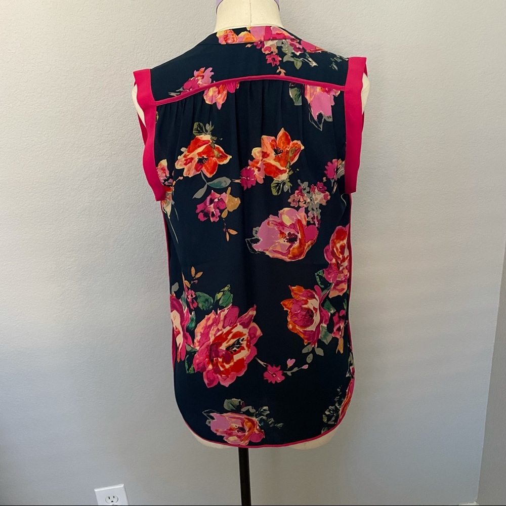 19 Copper blue floral sleeveless top - Picture 3 of 8